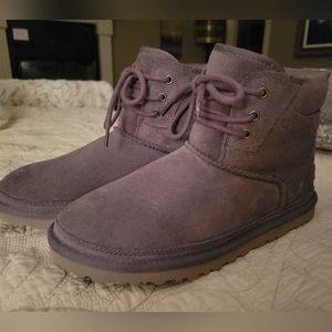 EUC Women's Ugg Neumel Boots Gray